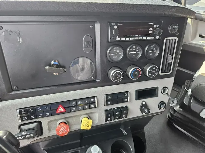 2023 FREIGHTLINER Cascadia 126