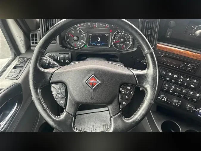 2021 INTERNATIONAL LT