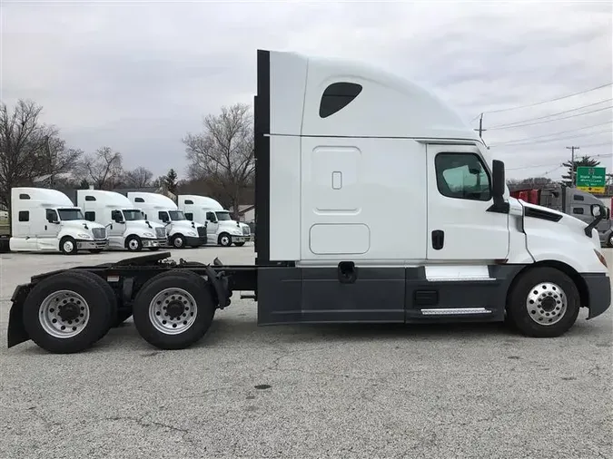 2021 FREIGHTLINER CA126