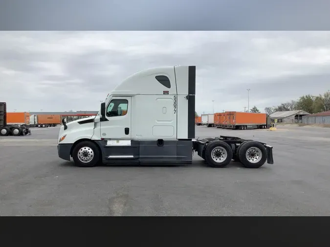 2022 Freightliner Cascadia 126
