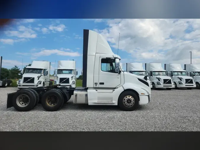 2019 Volvo VNL300