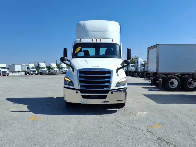2021 FREIGHTLINER/MERCEDES CASCADIA PX11642ST