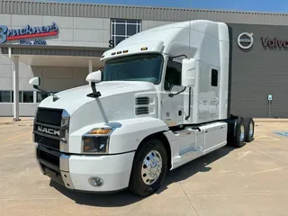 2023 MACK AN64T70