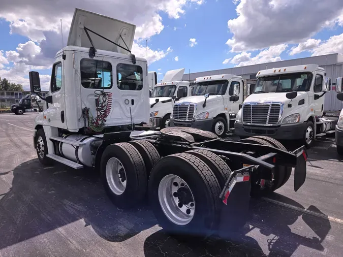 2018 FREIGHTLINER/MERCEDES CASCADIA 125