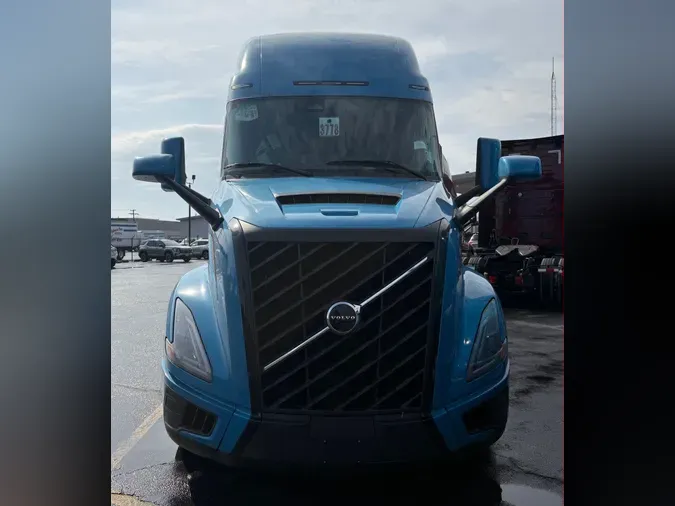 2027 VOLVO TRUCK VNL64TV04