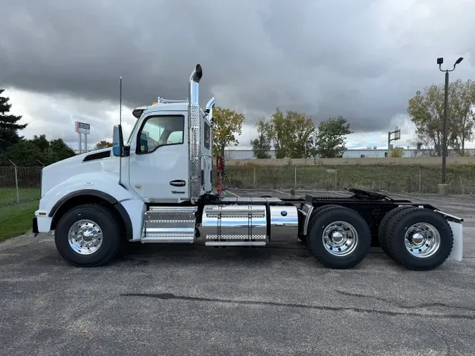 2026 Kenworth T880