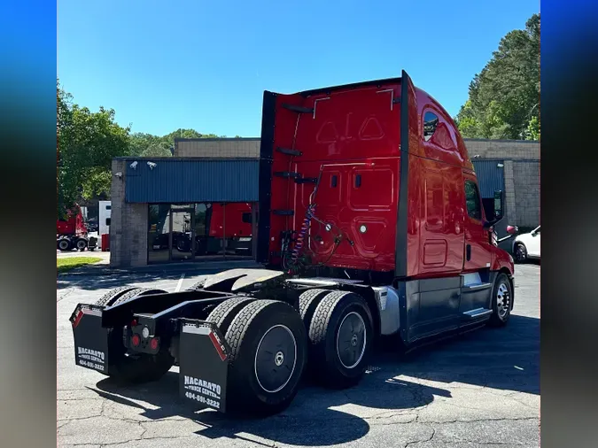 2020 Freightliner Cascadia 126