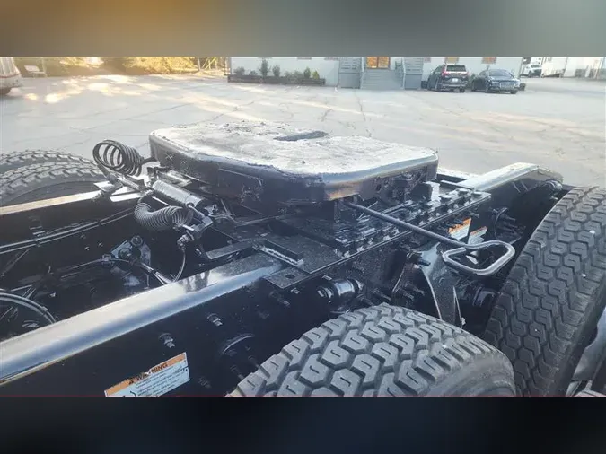 2021 FREIGHTLINER CA126