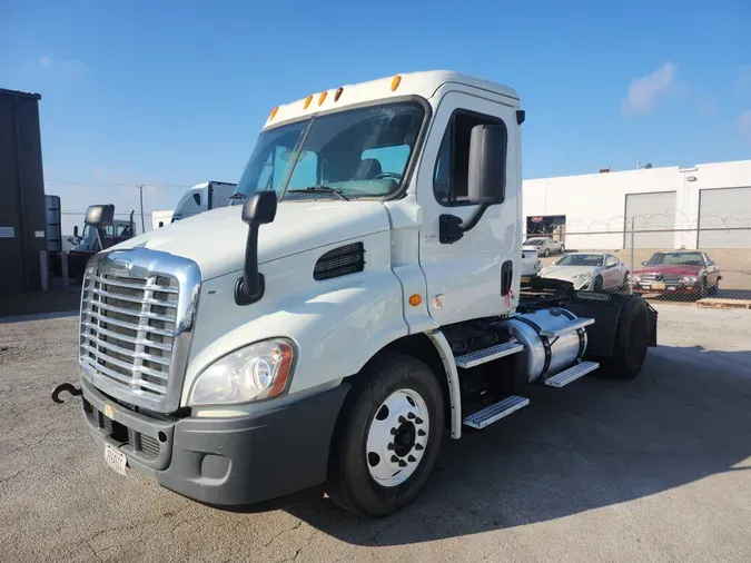 2014 FREIGHTLINER/MERCEDES CASCADIA 113298c32f7b66b385dd7594963c94df5cb