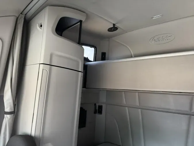 2021 Peterbilt 579