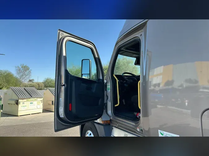 2024 Freightliner Cascadia 126298ea12998ba01cf6d494c179a095604