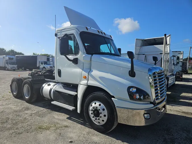 2018 FREIGHTLINER/MERCEDES CASCADIA 125