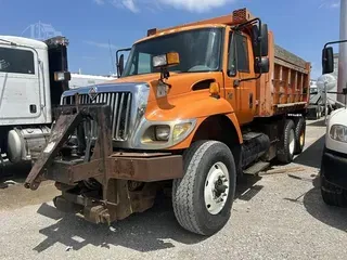 2004 INTERNATIONAL WORKSTAR 7400