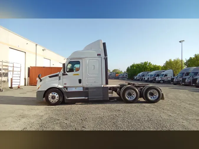 2021 Freightliner Cascadia 126