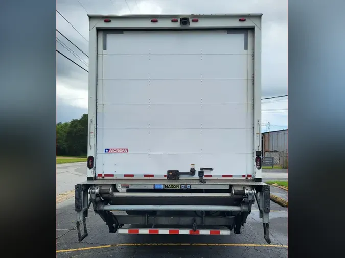 2018 FREIGHTLINER M2 106