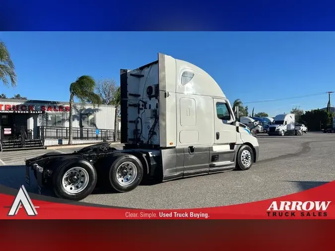 2021 FREIGHTLINER CA126