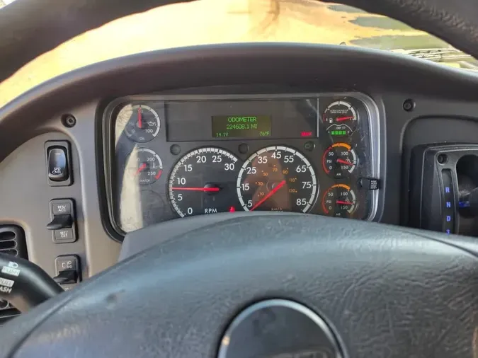 2020 FREIGHTLINER M2 106