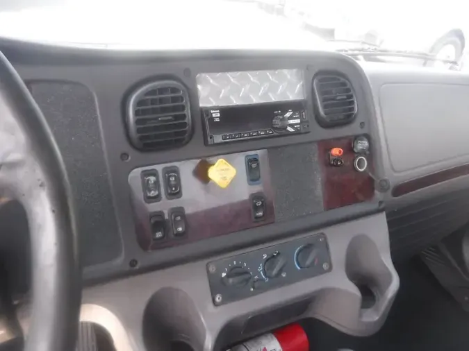 2020 FREIGHTLINER M2 106