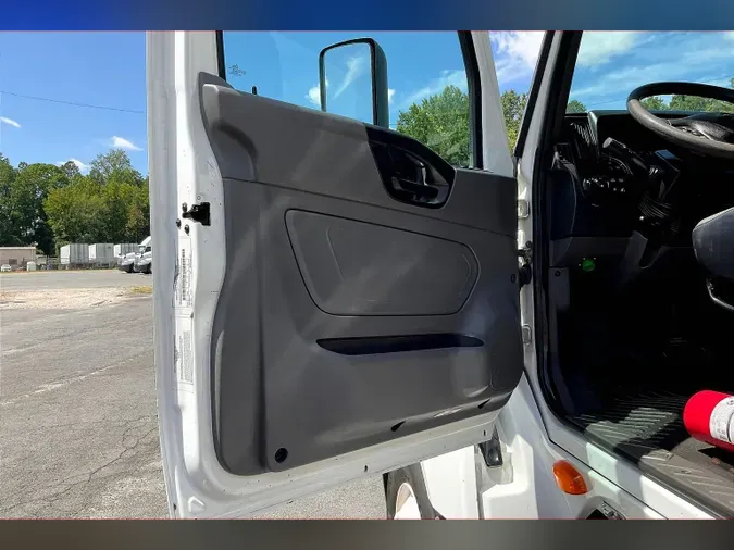 2019 INT LT625 6x4
