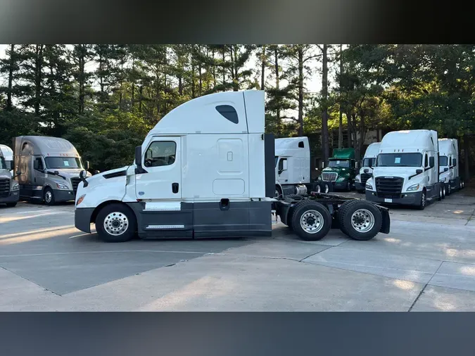 2023 Freightliner Cascadia 1262995a83ed7ad771961ce2658c06dd652