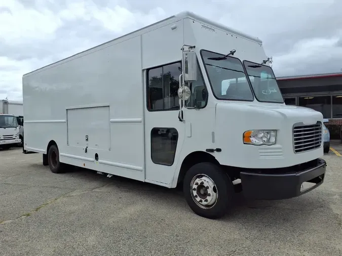 2017 FRTLR CUSTOM CHASSIS CORP MT-55 WALK-IN