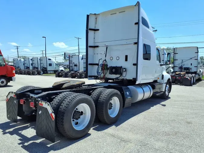 2019 NAVISTAR INTERNATIONAL LT625 SLPR CAB