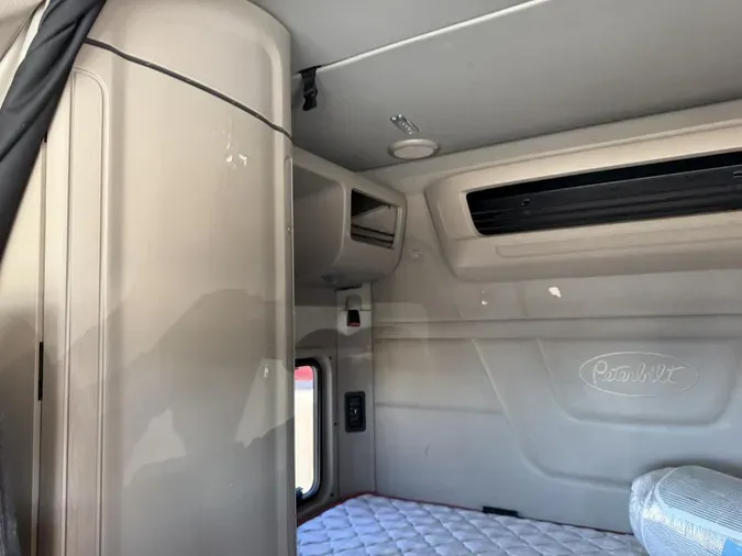 2022 Peterbilt 579