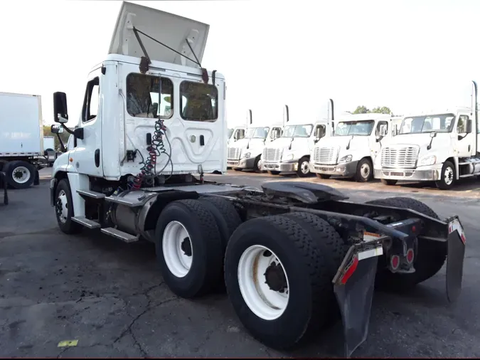 2018 FREIGHTLINER/MERCEDES CASCADIA 125