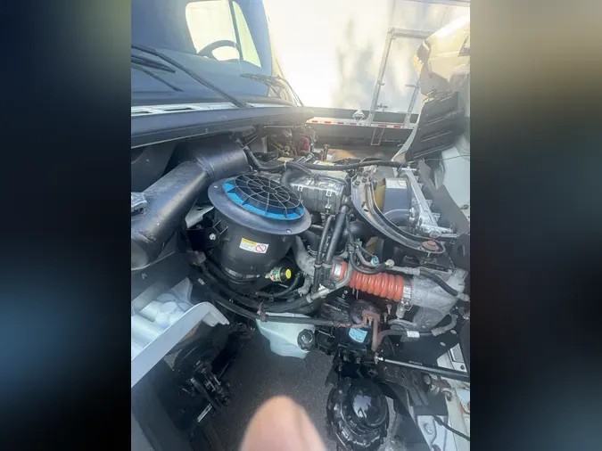 2019 FREIGHTLINER/MERCEDES M2 106