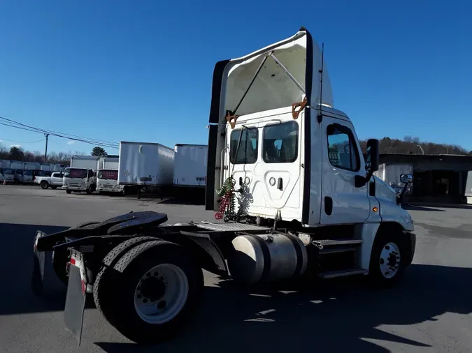 2018 FREIGHTLINER/MERCEDES CASCADIA 125