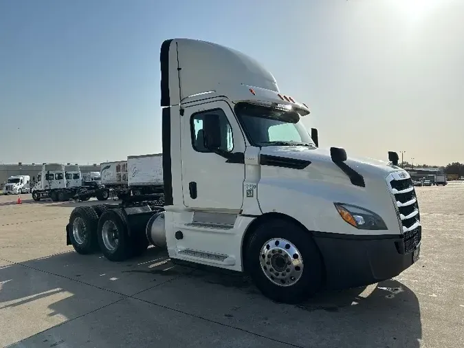 2018 Freightliner T12664ST29ad66430beba8e3ae50ea245a6a904e