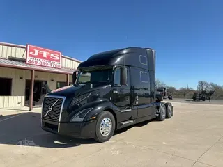 2022 VOLVO VNL64T860