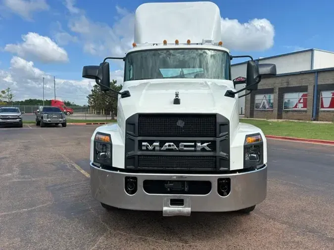 2021 MACK AN64T