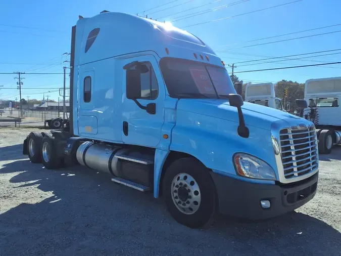 2018 FREIGHTLINER/MERCEDES CASCADIA 125