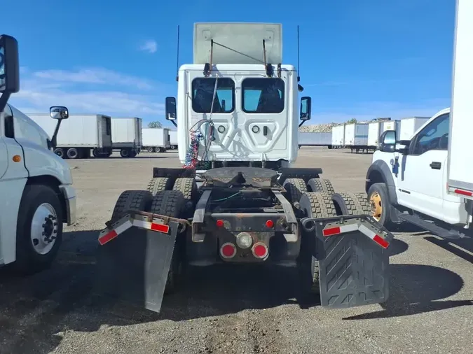 2018 FREIGHTLINER/MERCEDES CASCADIA 125