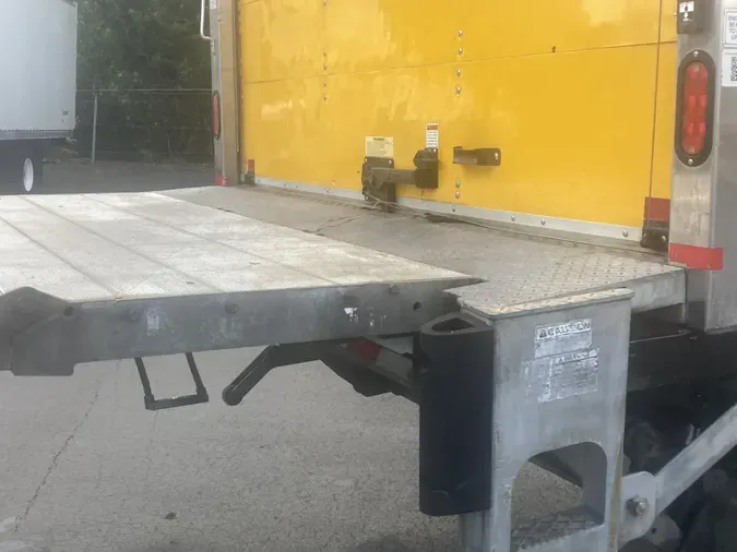 2019 Freightliner Business Class M2 106