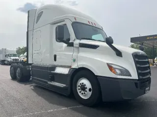 2021 FREIGHTLINER T12664ST