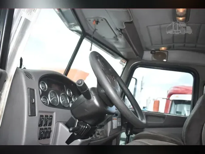 2013 PETERBILT 348