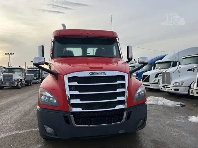 2020 FREIGHTLINER CASCADIA 126