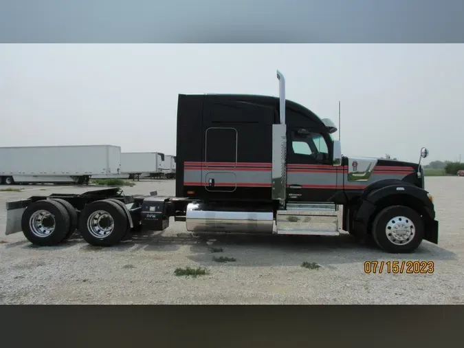 2023 Kenworth W990