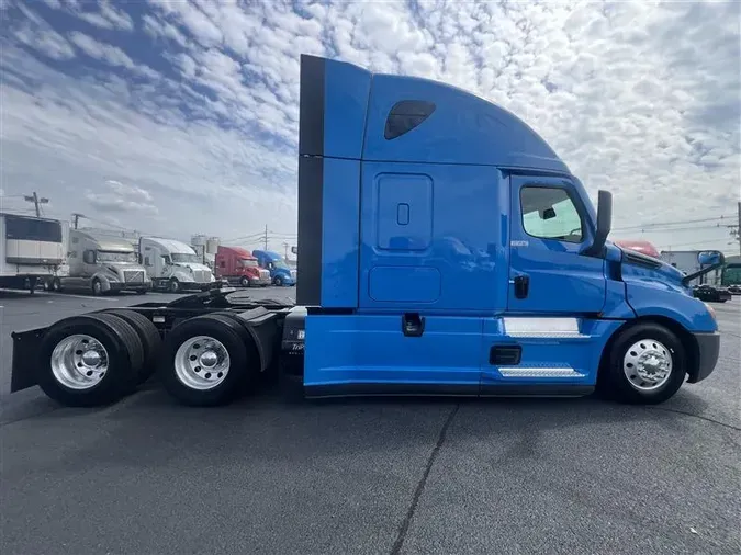 2021 FREIGHTLINER CA126