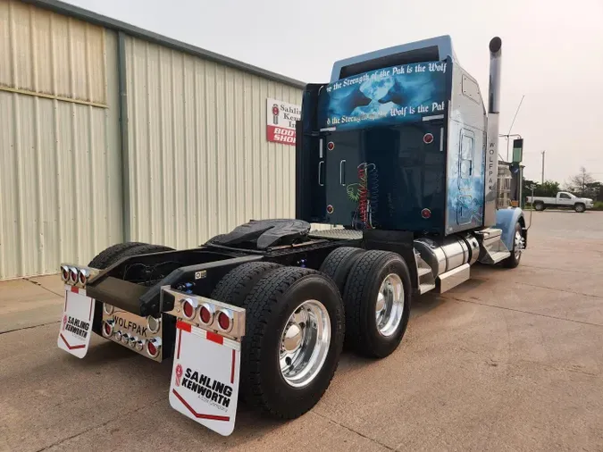 2021 Kenworth W900L