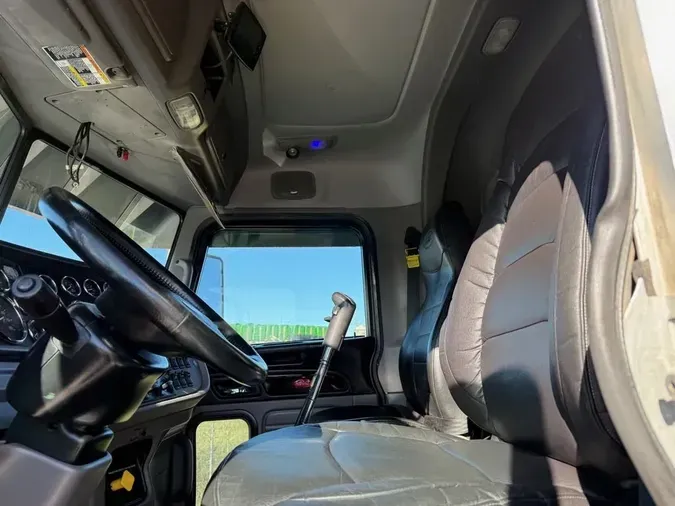 2019 Peterbilt 38829bfb39bdb700856e6aa23eb53826408