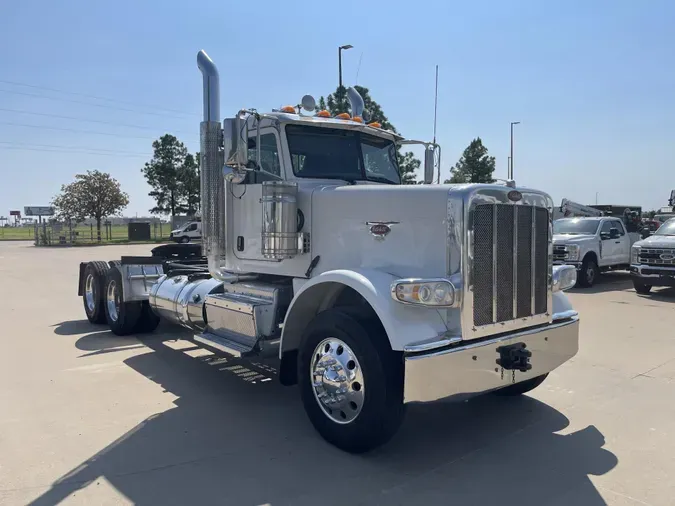 2015 Peterbilt 389
