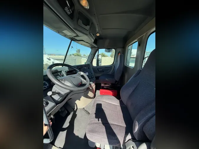 2019 FREIGHTLINER/MERCEDES CASCADIA 11329c072dd1cf7454e1c4574b65dd12b16