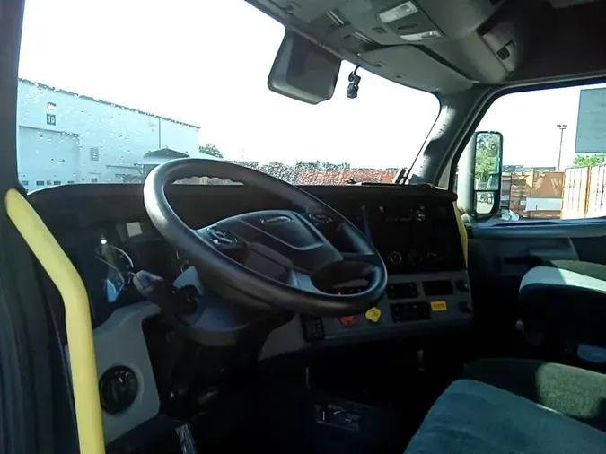 2022 Freightliner Cascadia 126