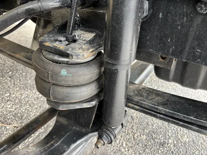 2006 International 4400LP