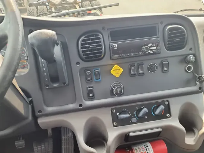 2020 FREIGHTLINER M2 106