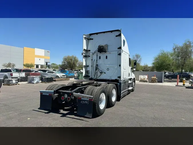 2022 Freightliner Cascadia 126