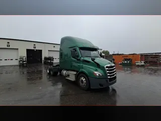 2021 Freightliner Cascadia 126
